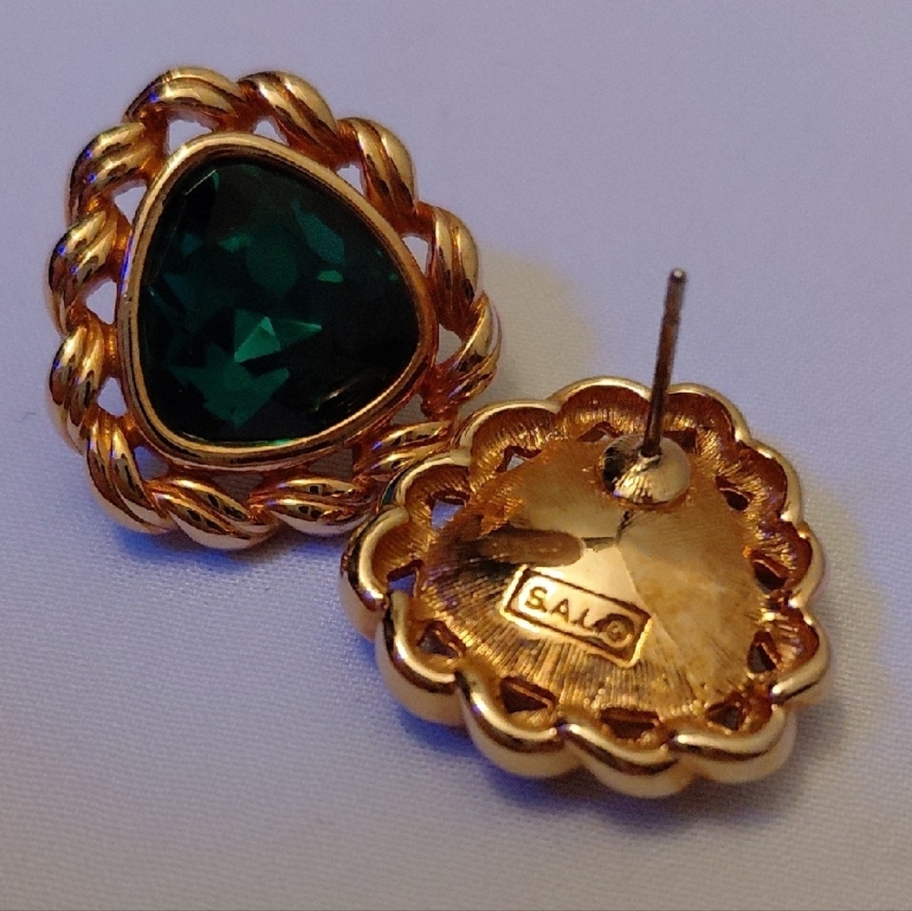 Swarovski Green Emerald Crystal Glass Triangle Gold Stud Vintage Earrings